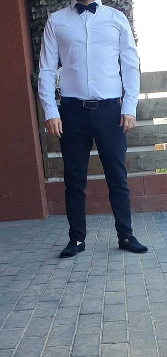 vând costum bărbați