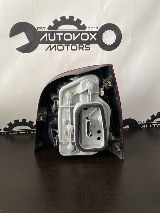 Stop stanga Vw Polo 9N