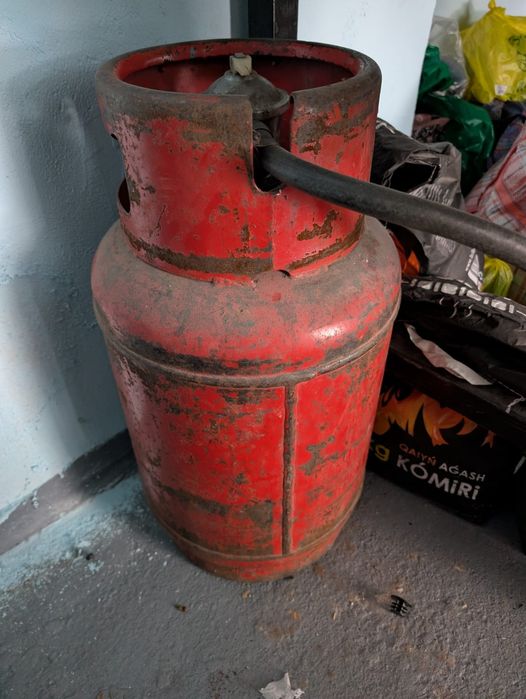 Продам газовую плиту с газбалконом