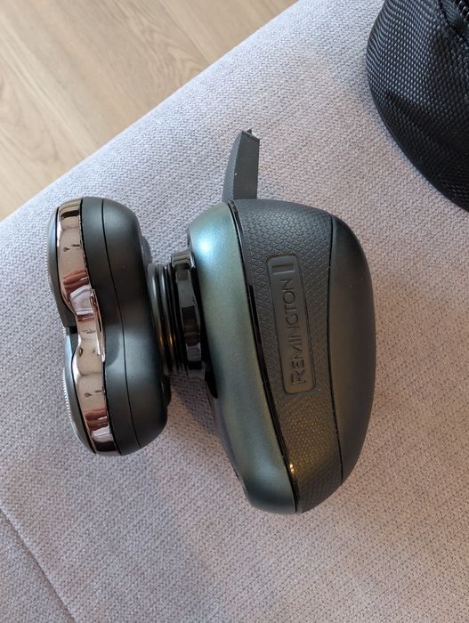 Aparat de ras pentru cap REMINGTON Ultimate RX7 XR1600