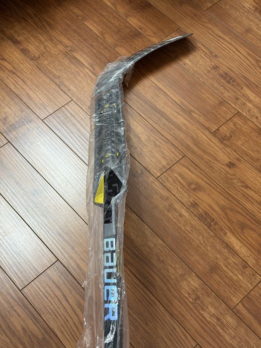 Хоккейные клюшки Bauer и CCM