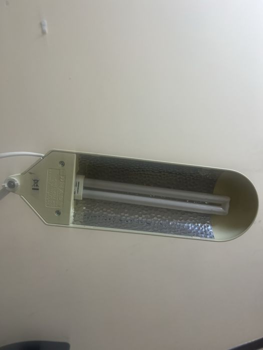 Настольная лампа