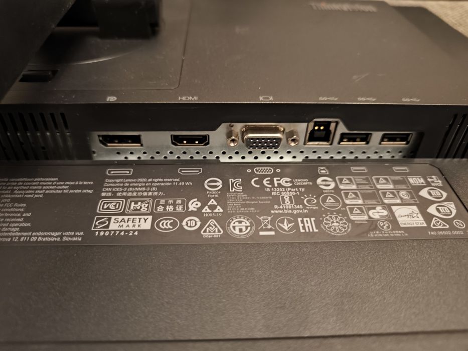 Vând doua monitoare led cu Hdmi pt camere video ,gaming sau conectate la PC