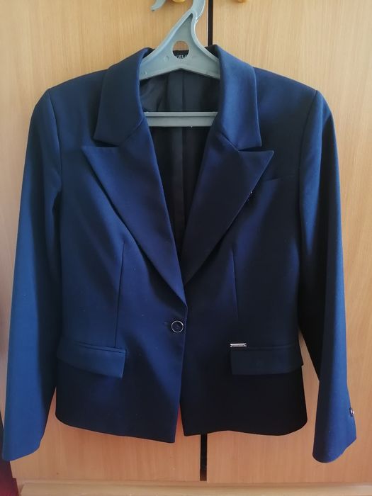 Продам школьную форму для девочек