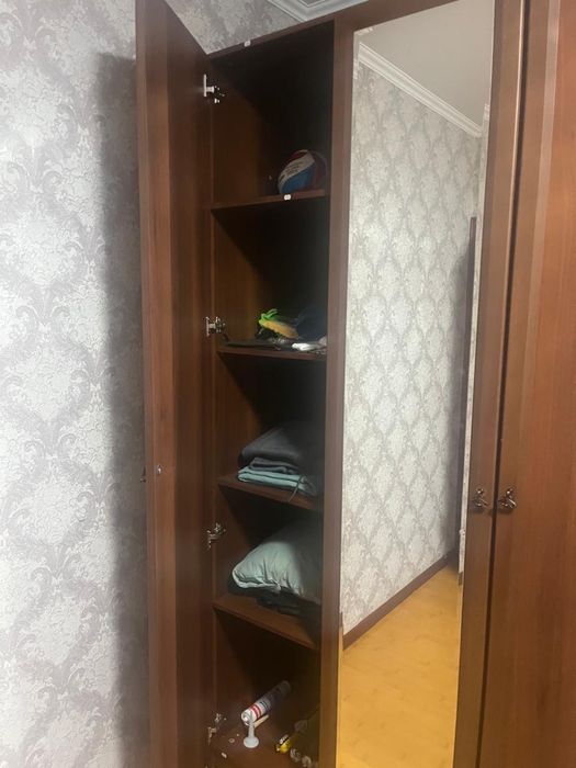 Продается Телевизор и шкаф