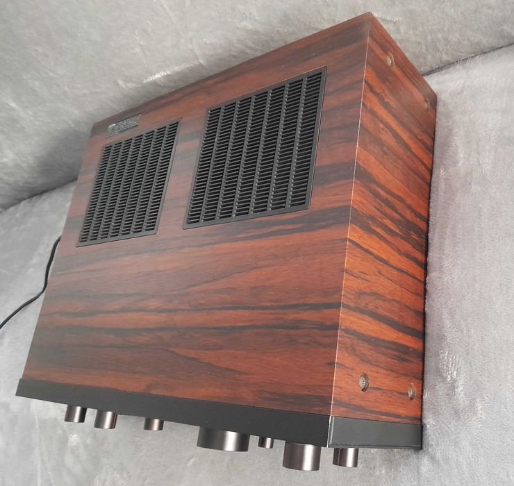 SANSUI AU-D9 amplificator High-End de referinta vintage *1981