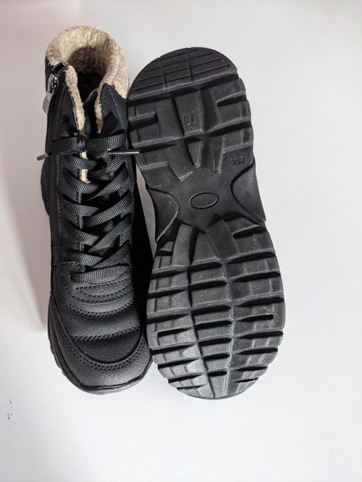 Ghete negre îmblănite