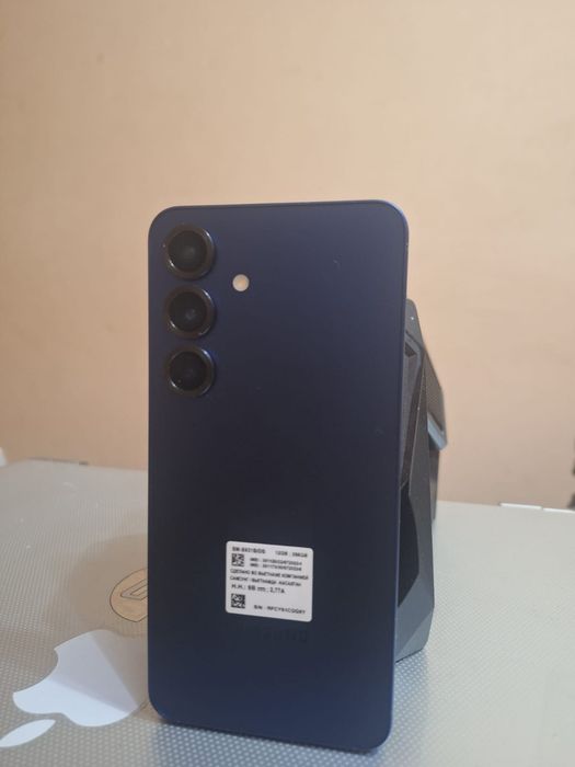 В продаже Samsung s25  12/256 синий