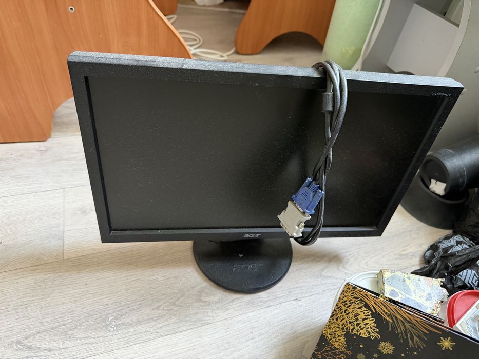 Мониторы 60 гц, рабочие, LG и ACER