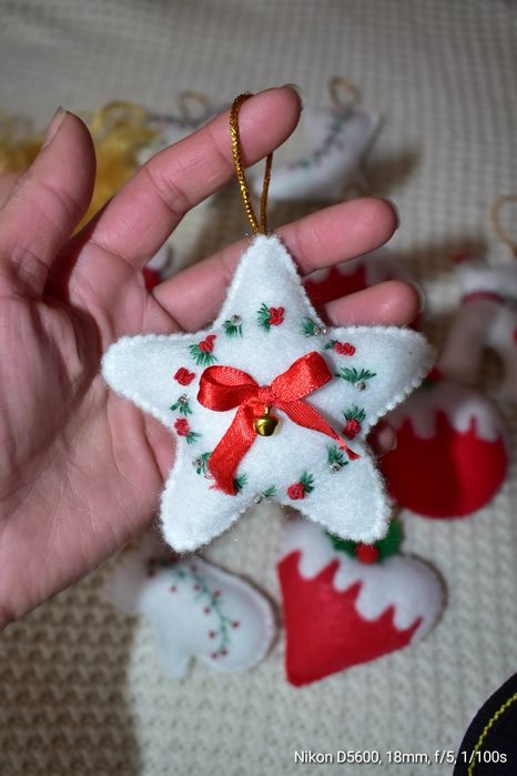 Коледни играчки от филц