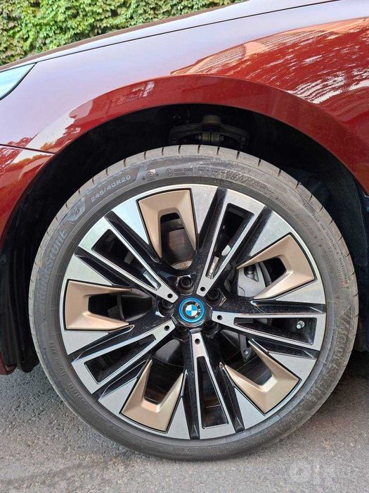 BMW i5 50L M-пакет