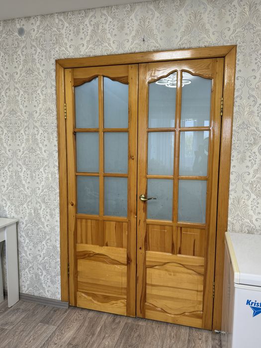 Продам двери деревянные