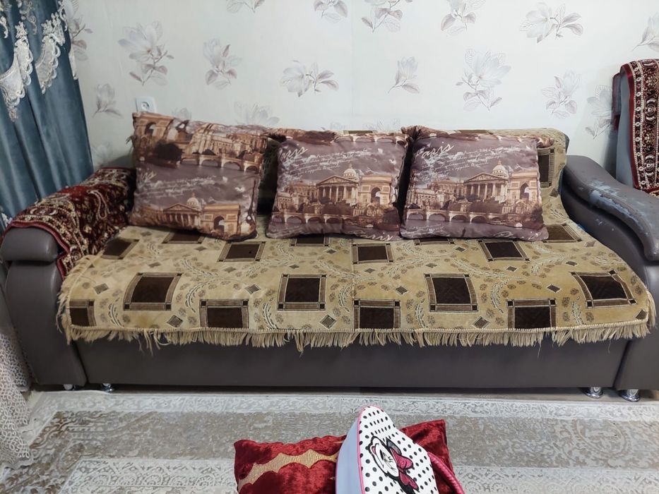 Продам диван в хорошем состояний!