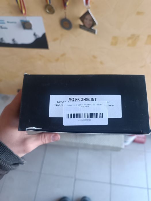 Furca de carbon pentru gravel