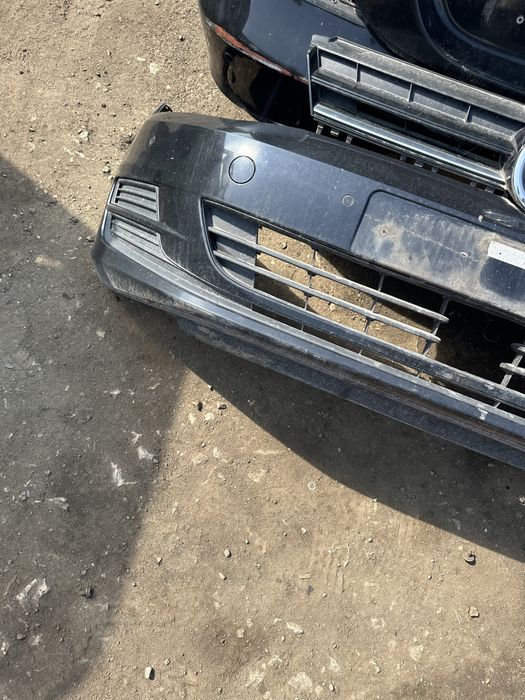 Предна броня с решетка с отвор за дистроник Golf 7 Vw Голф 7 оригинал