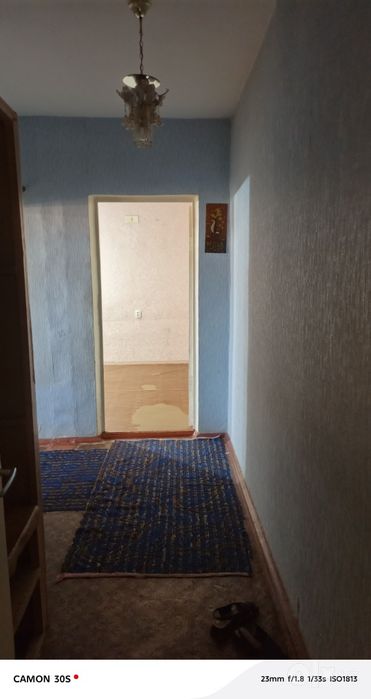 Navaoiy shahrida 1 xona uyimiz sotiladi arzon narhda