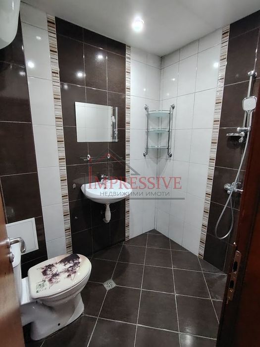 Дава се под наем Двустаен апартамент в Варна, Център - 70 кв.м за 484.5 € - Снимка #4