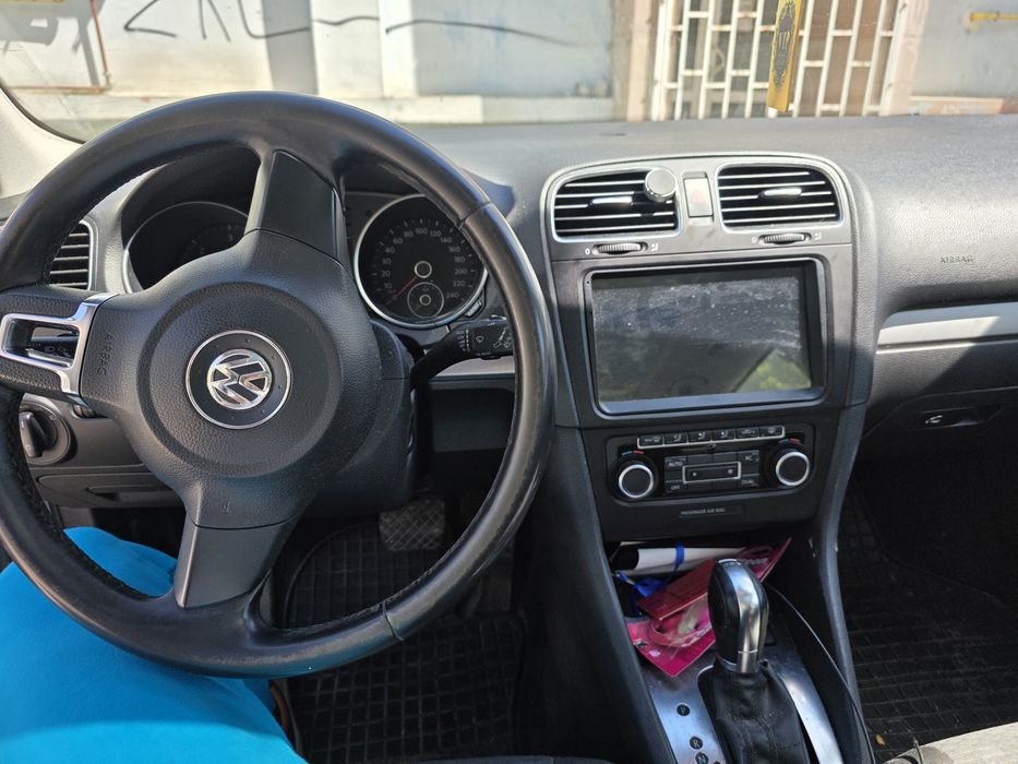 VOLKSWAGEN Golf 2011 — imagine 2
