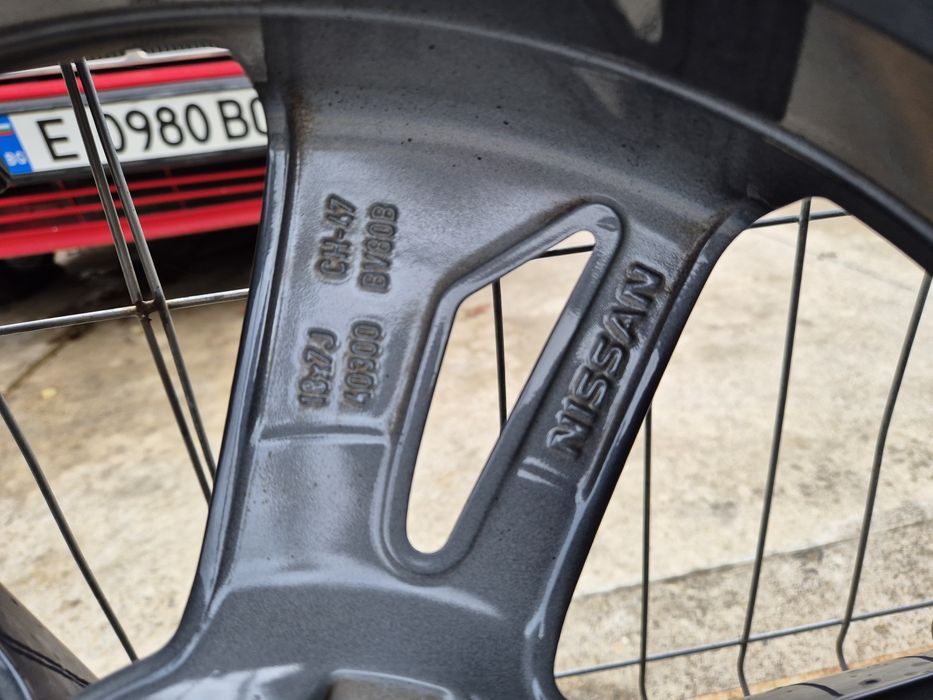 Джанти Nissan 18 цола , 5х114,3 , 7j ,et47 , 215/55/18 Renault  Dacia
