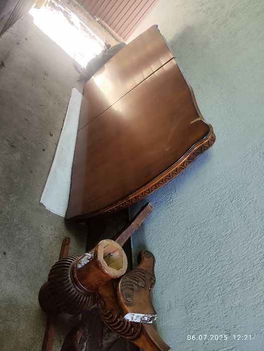 Гостиный стол дерево