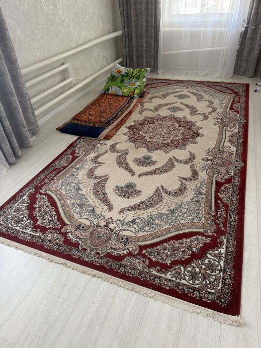 Ковер 5/2.5 красный