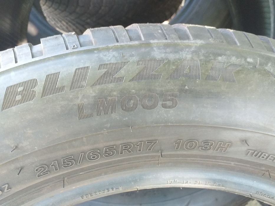 Гуми 4 броя 215/65/17