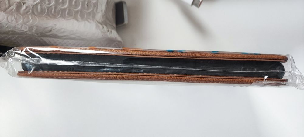 Кафяв кожен калъф с магнитен капак и силиконов гръб за Oneplus 12 5G