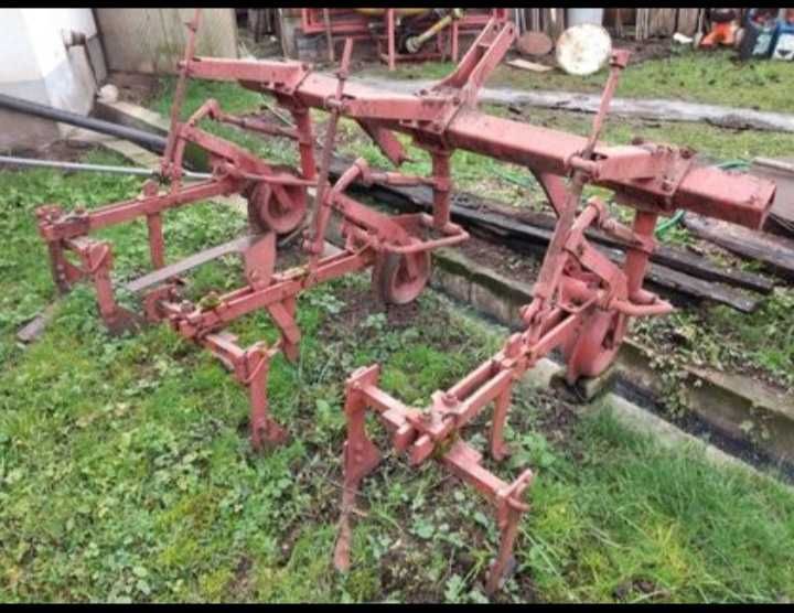 vanzare prasitor porumb sau cartofi pe 3 randuri