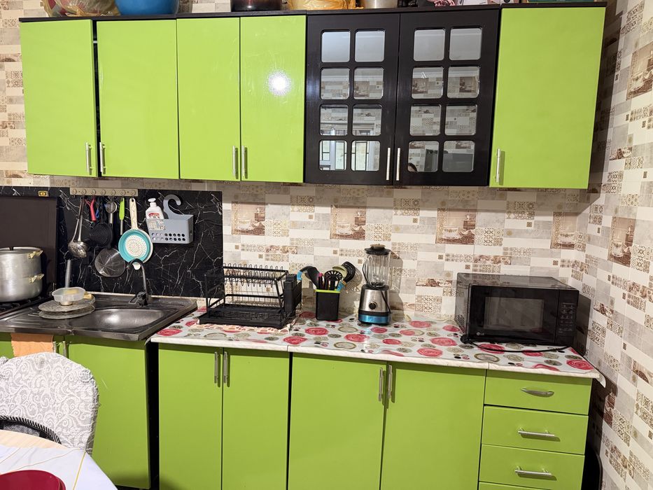 Кухонный мебель сатылады!
