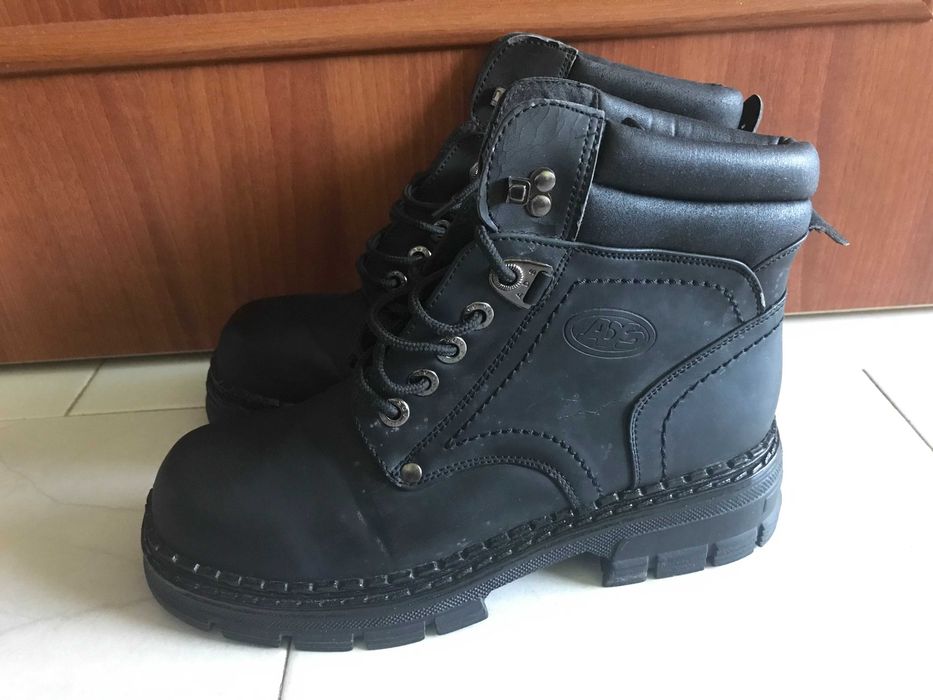 Нови черни ботуши- 40-ти номер