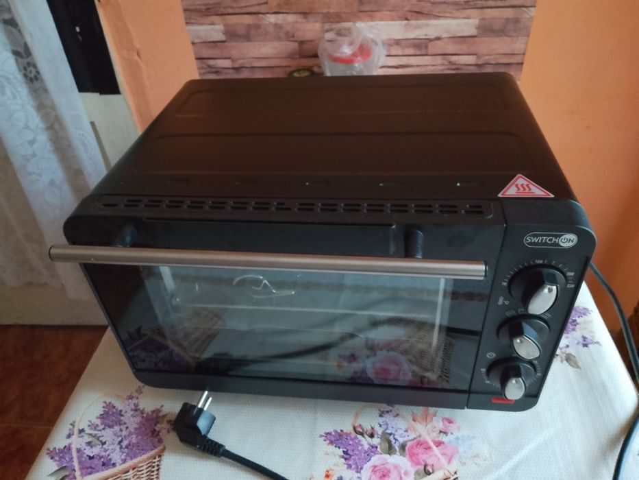 Vând cuptor de copt