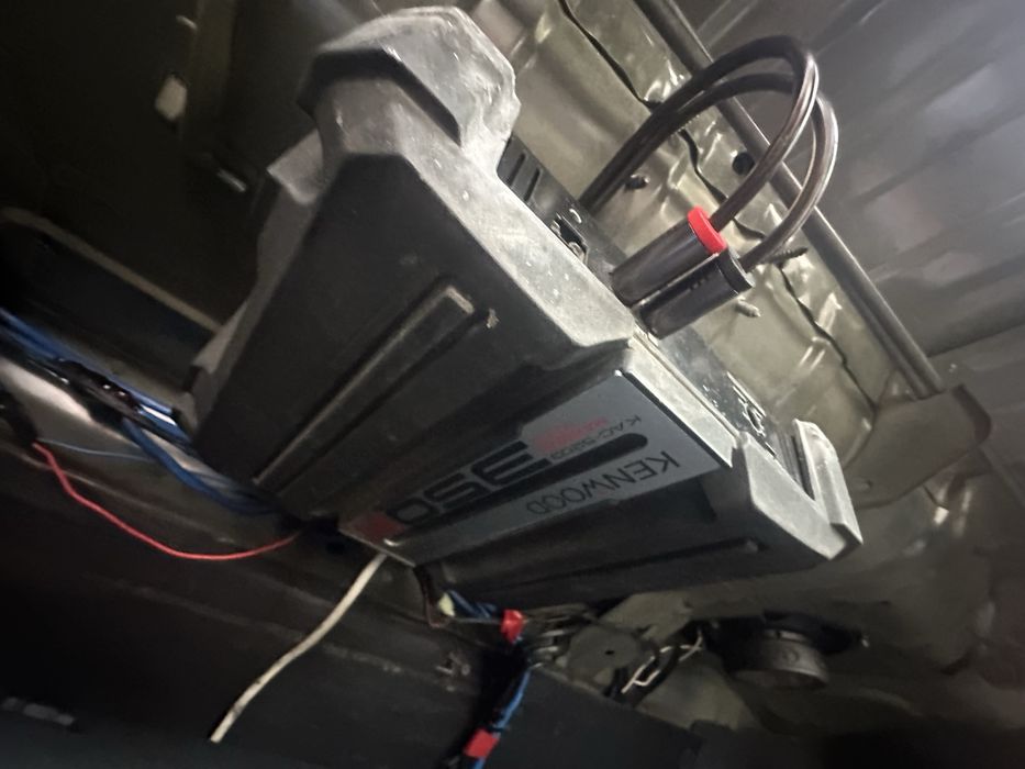 Продается самбуфер и усилитель для авто