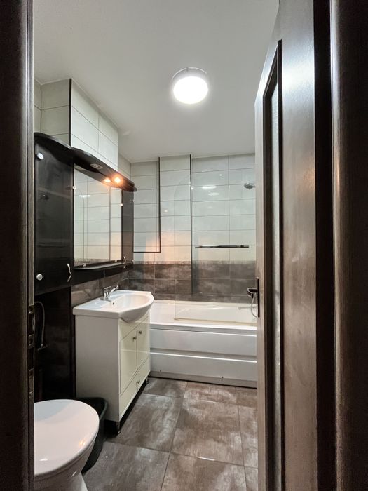 Vand Apartament cu 4 Camere pe Bld Regele Ferdinand 81