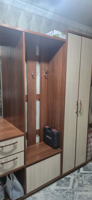 Продаётся прихожая.