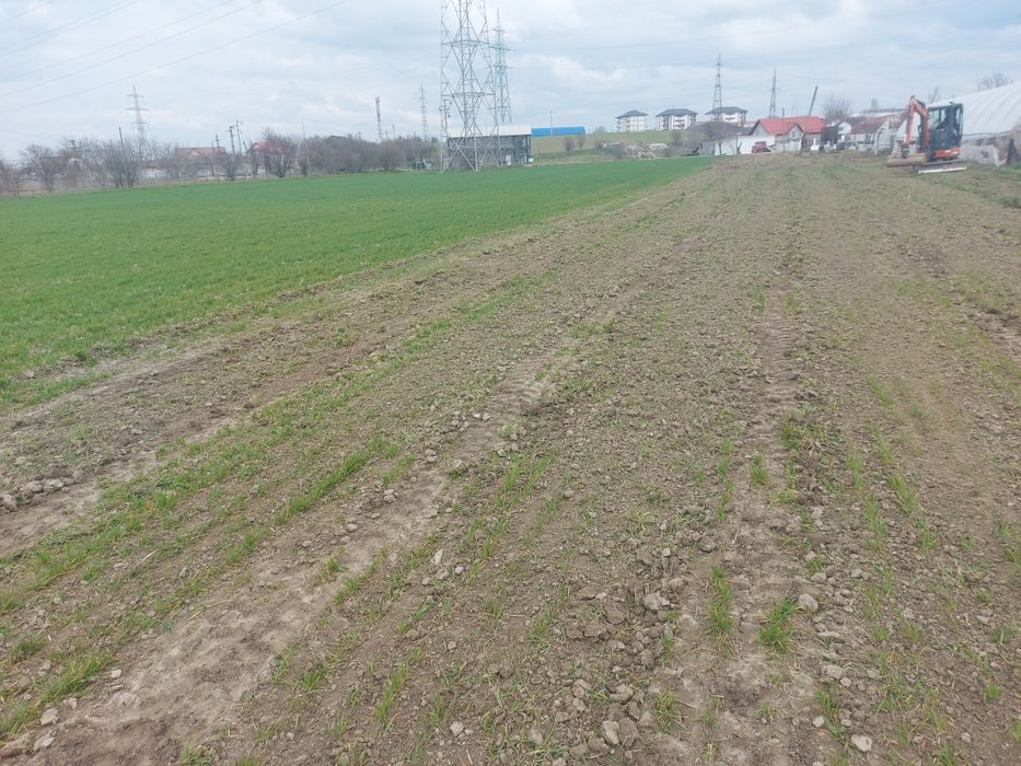 Vând parcele , teren intravilan , stradal, cu toate utilitățile