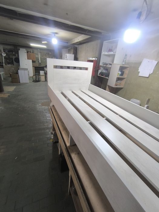 Продам кровать 2метра на 80см