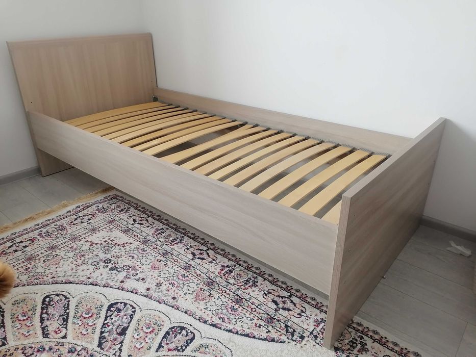 Кровать односпальная с матрасом