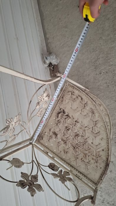 Метален цветарник