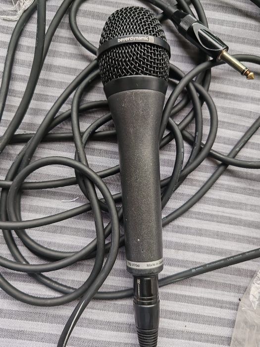 Microfon foarte putin folosit