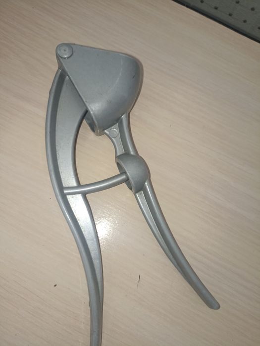 Чеснокадавилка продам