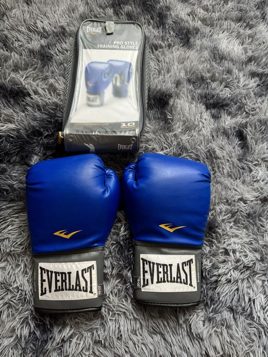 Боксерские перчатки Everlast