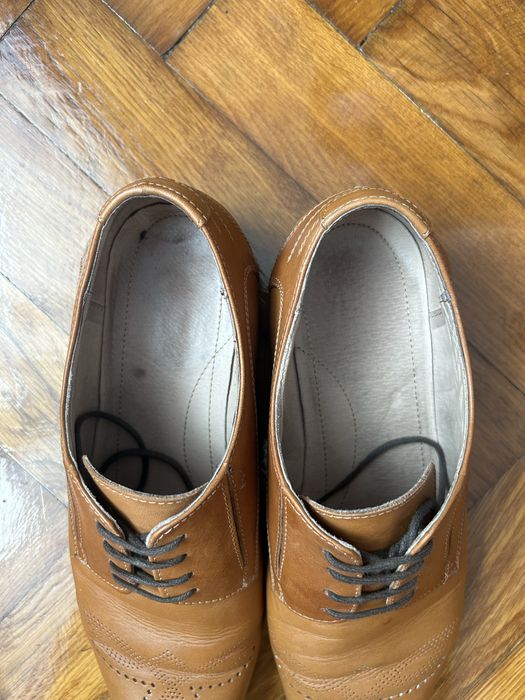 Pantofi din piele