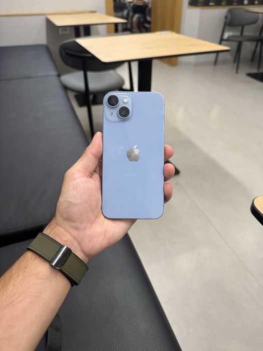 Продам Телефон Айфон 14  128 Gb