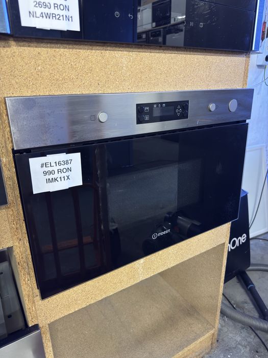 Cuptor cu microunde incorporabil Indesit IMK11X