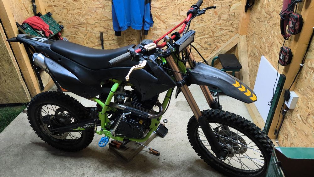 Vând Cross KXD 150cc