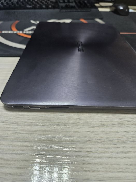 Asus Zenbook ux305f