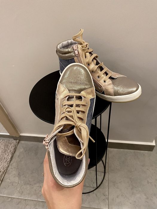 Дамски кецове Колев и Колев