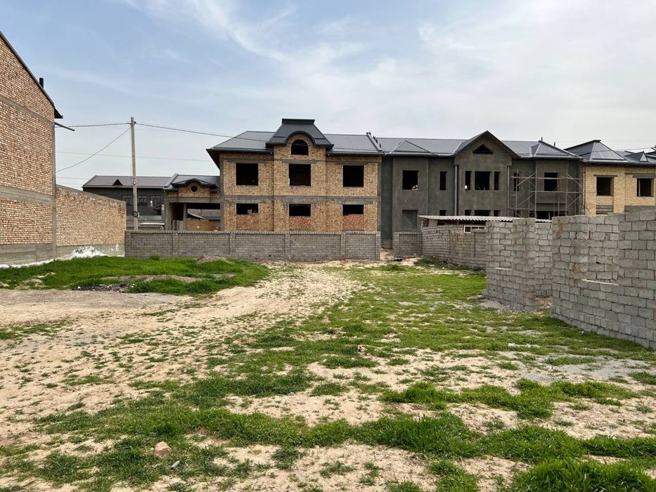 Yer sotiladi Qizgaldoq MFY  zamona toyhona torisida 6-kvartal