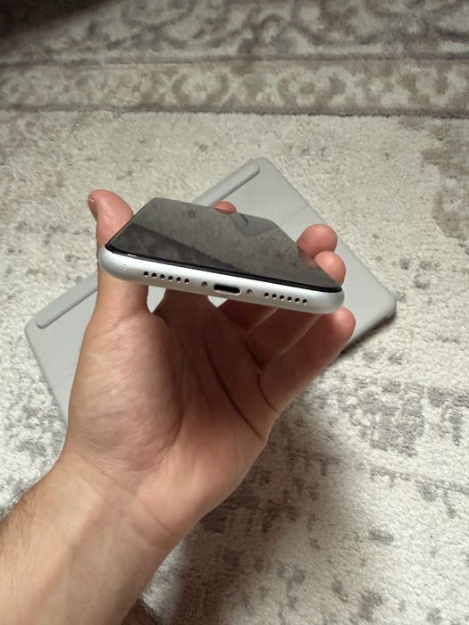 Продам Iphone XR 64GB