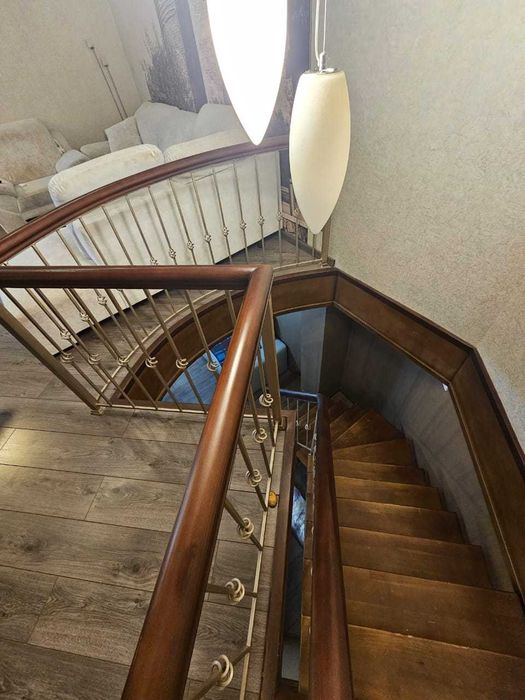 Интересная квартирка в 2 этажа